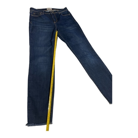 MS. CELLO PLUS
SIZE MID-RISE
FRAYED HEM CROP
SKINNY DENIM Size 7 - Picture 11 of 12